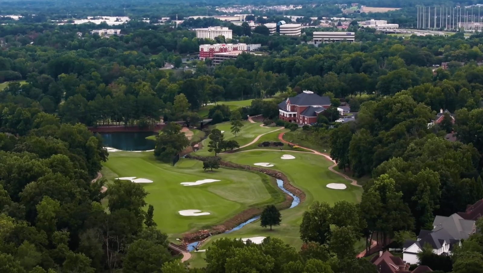 Aerial view of Thornblade Club, its course and clubhouse