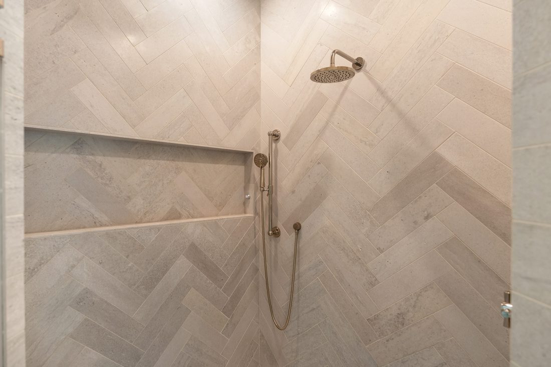 Herringbone steam shower
