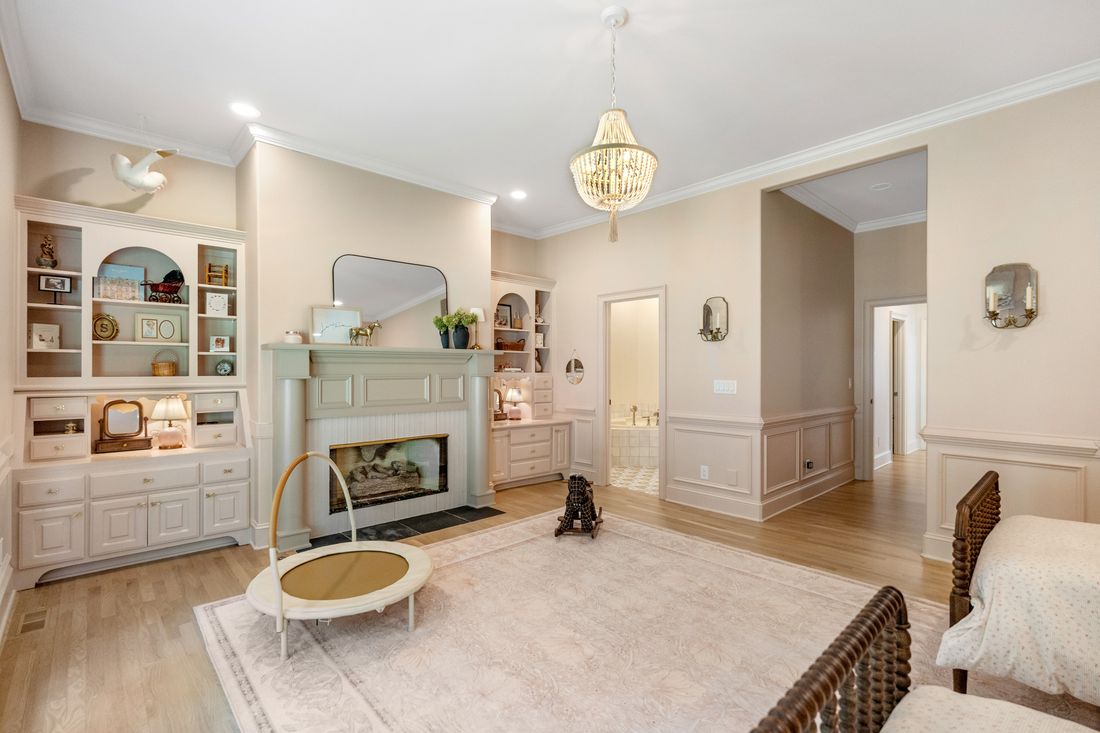 Guest suite built-ins